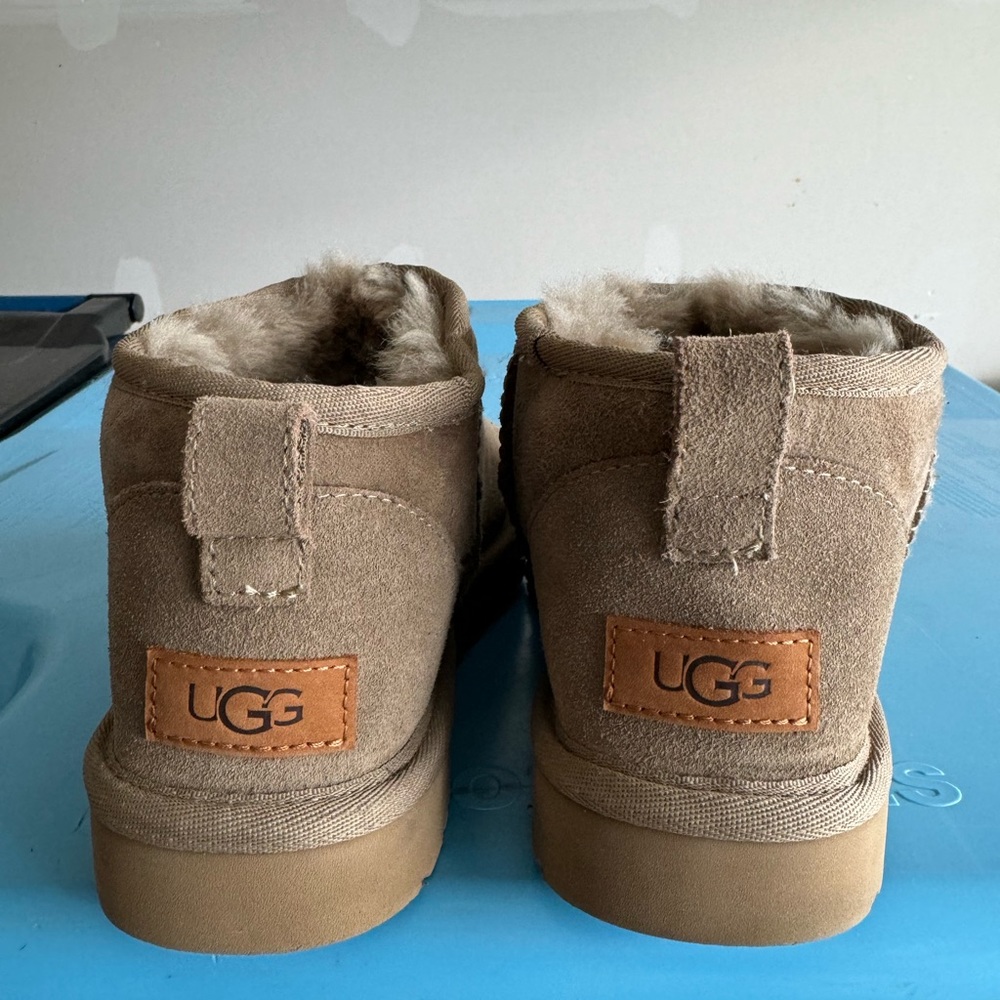 Ugg classic ultra minis